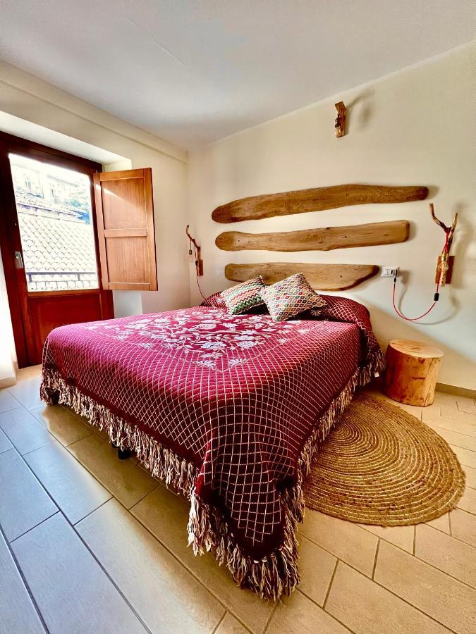 Il Bivacco Del Duomo Bed and Breakfast LʼAquila Exteriör bild